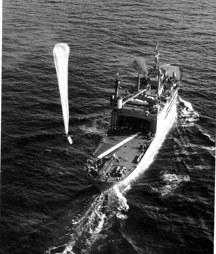 A U.S. Navy Project Skyhook high-altitude balloon launch, 1949. The leading conventional explanation for Westall is a descending Department of Supply HIBAL balloon of this silvery, high-altitude type.